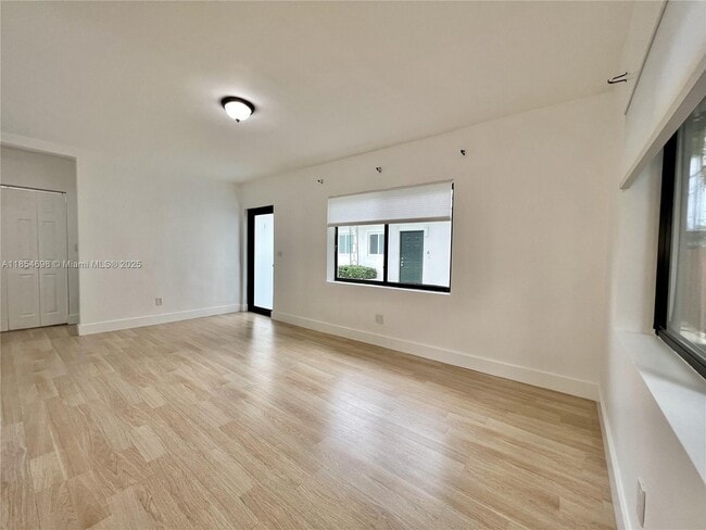 Building Photo - 877 80th St