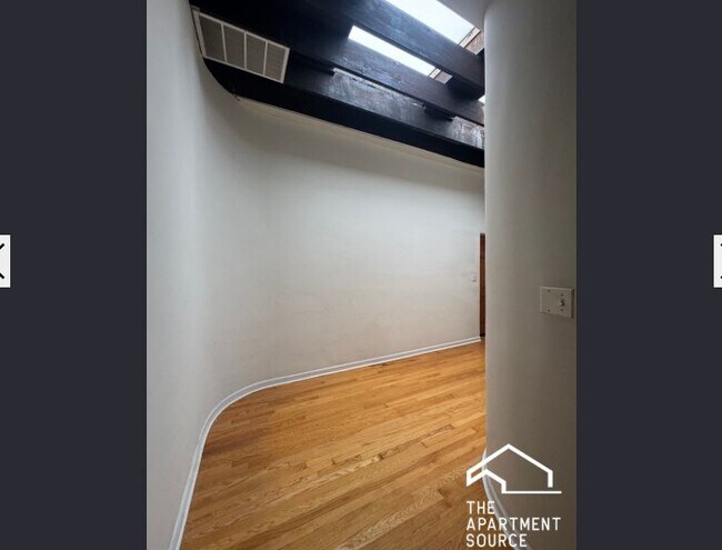 Foto del edificio - 916 W Belmont Ave