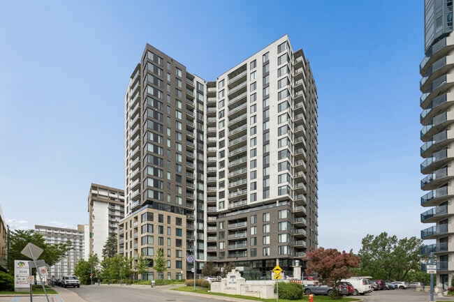 Building Photo - Gest Sur Gouin