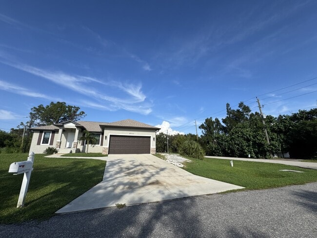 Building Photo - 4310 Zenith Rd