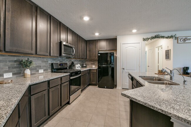 Foto del edificio - 6223 Topaz Pnes Trl