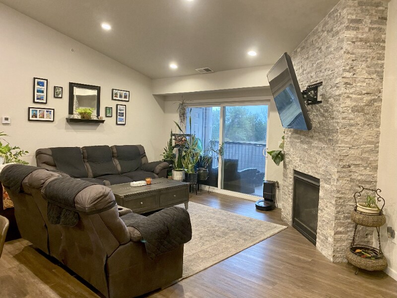 Foto principal - 875 E 78th Ave