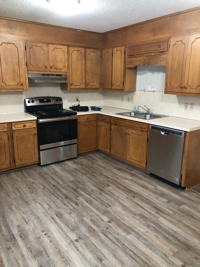Building Photo - 2056 Eaker Dr