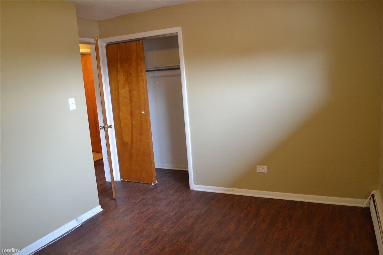 Foto del edificio - 2 br, 1 bath Apartment - 8218 S Vernon Ave