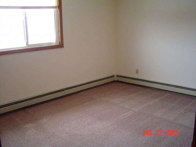 Building Photo - 427 33rd Ave N 303