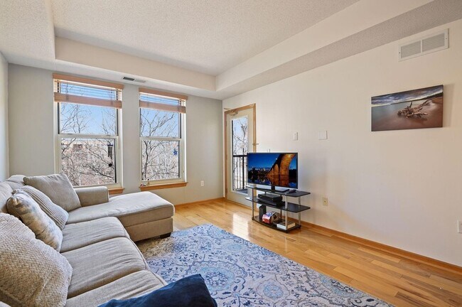 Foto del edificio - 560 N 2nd St