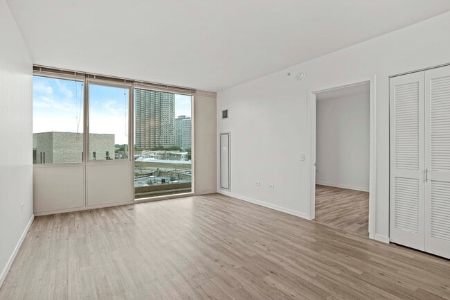 Building Photo - 3746 N Halsted St