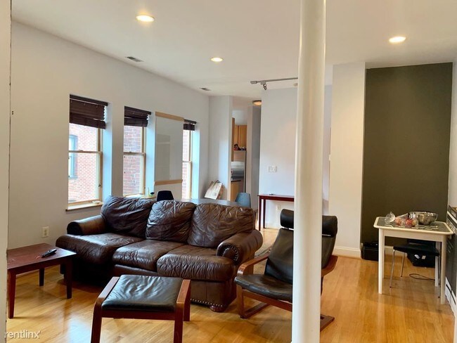Foto del edificio - 1427 Chapin St NW