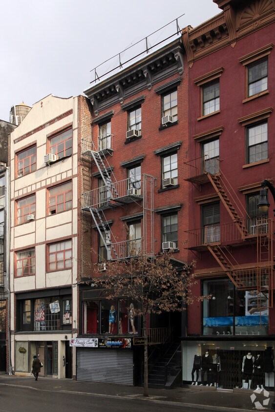 Building Photo - 29 W 8th St