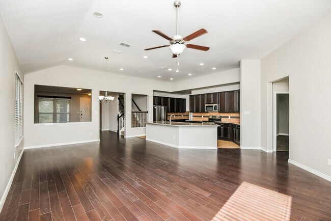 Building Photo - 8748 Maple Ridge Trail