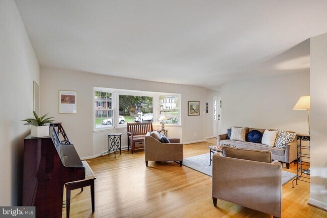 Foto del edificio - 3300 Prince William Dr