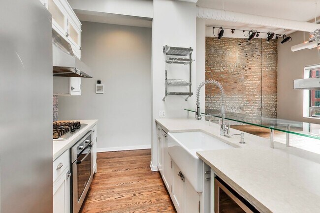 Foto del edificio - 503 N Wells St