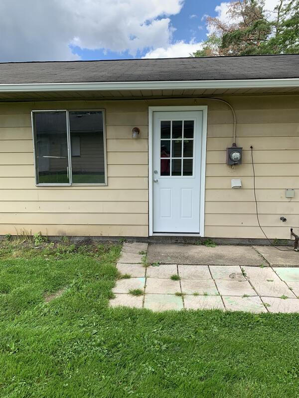 Primary Photo - 162 Bernower Ave SW