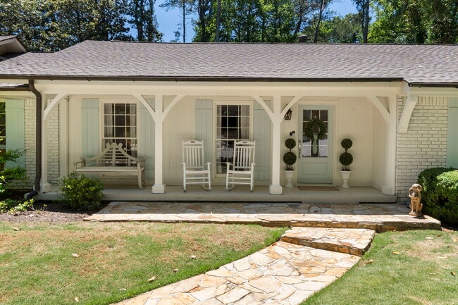 Photo - 4470 Chatworth Ct NE (Sandy Springs, GA) House