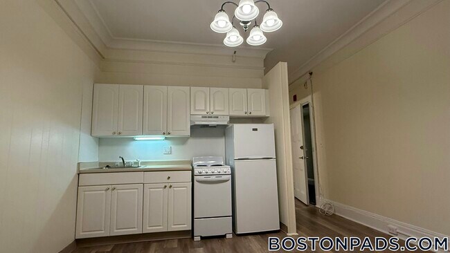 Building Photo - 62 Boylston St