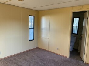 Building Photo - 424 Daly St
