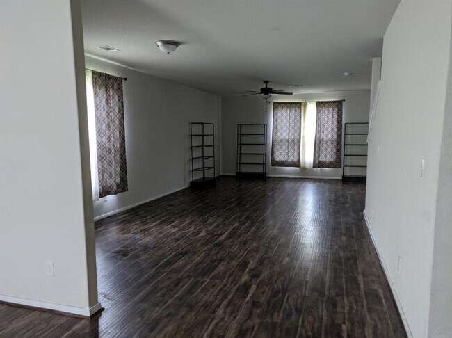 Foto del edificio - 2523 Bedrock Ln