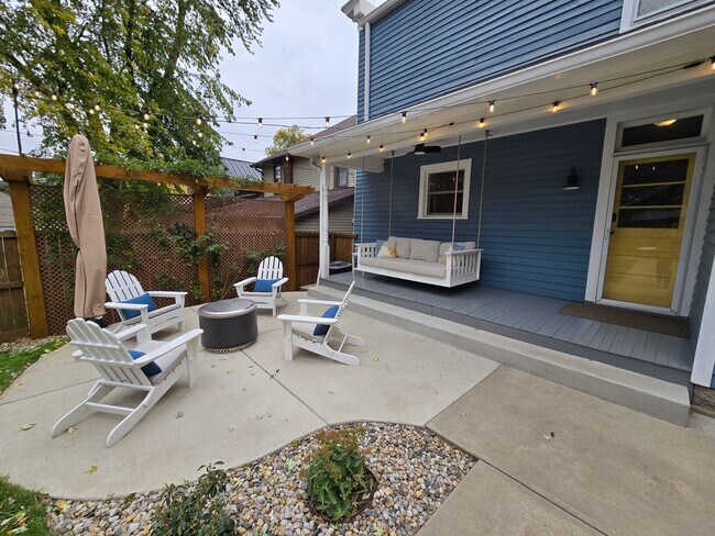 Foto del edificio - Updated HISTORICAL Downtown Home w/fenced ...