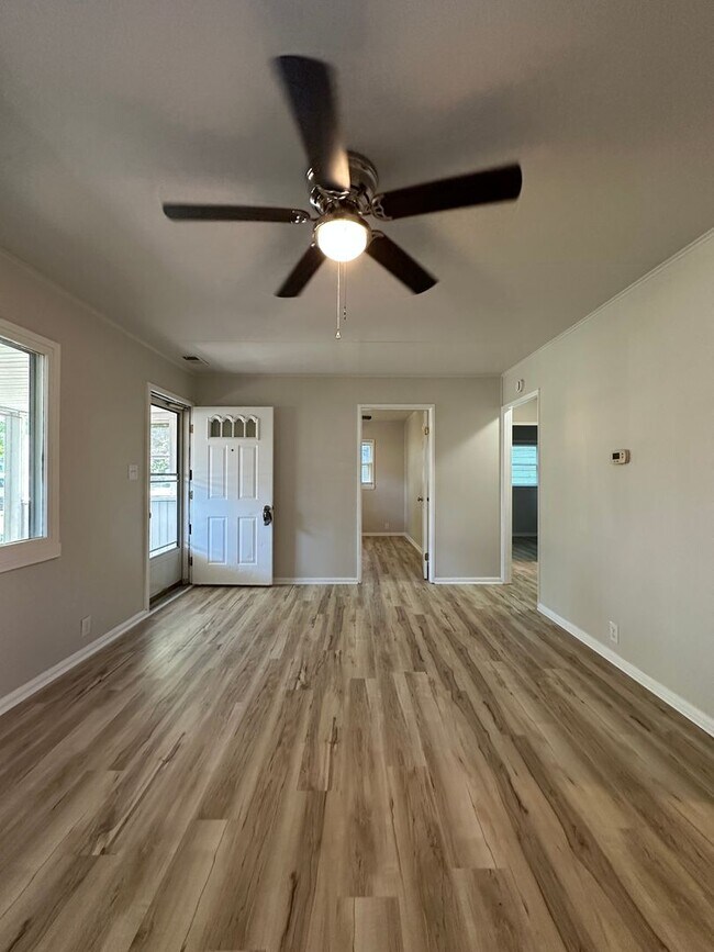Foto del edificio - Fresh Start on the Southside | Modern Updates, Classic Charm