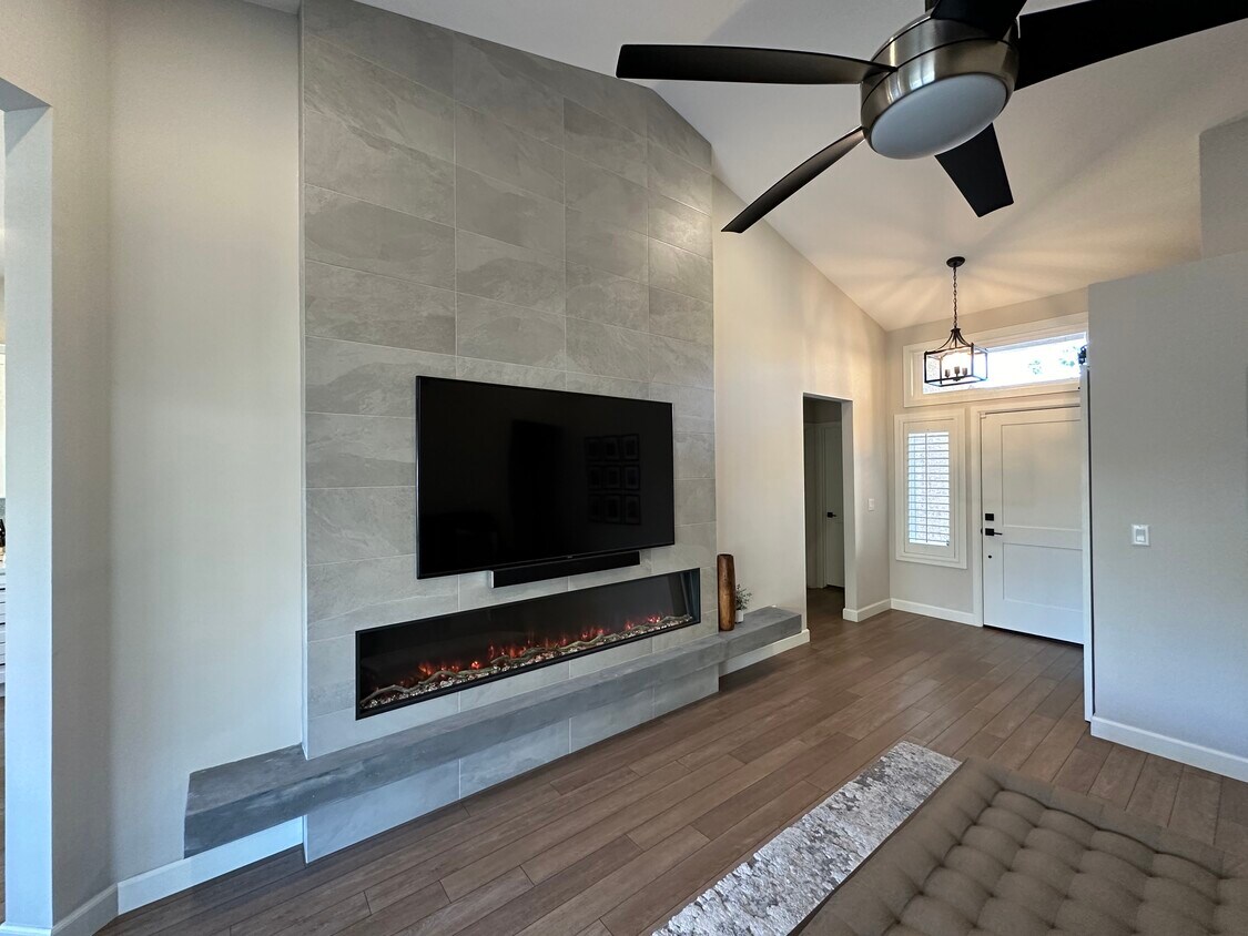 Primary Photo - 3150 W Baylor Ln