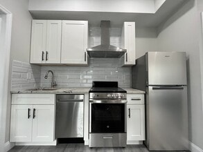 Building Photo - 106 S 42nd St