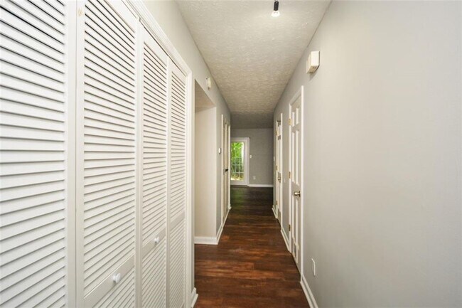 Foto del edificio - 4544 Coopers Creek Pl SE