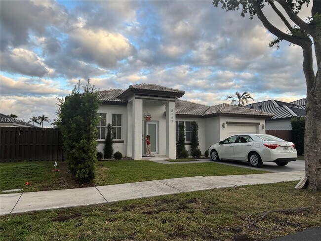 Foto del edificio - 8143 SW 162nd Path