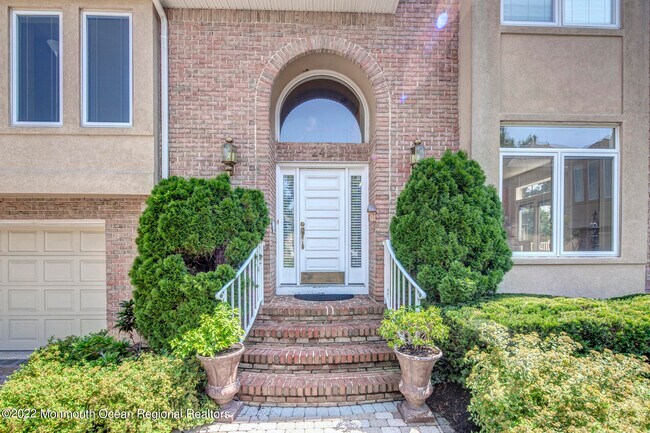 Building Photo - 245 Avenel Ct