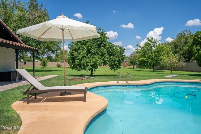 Building Photo - 5202 E Larkspur Dr