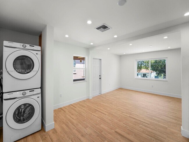 Foto del edificio - 238 NW 41st Ave