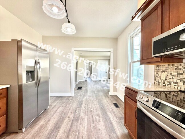 Foto del edificio - 615 W 4th St