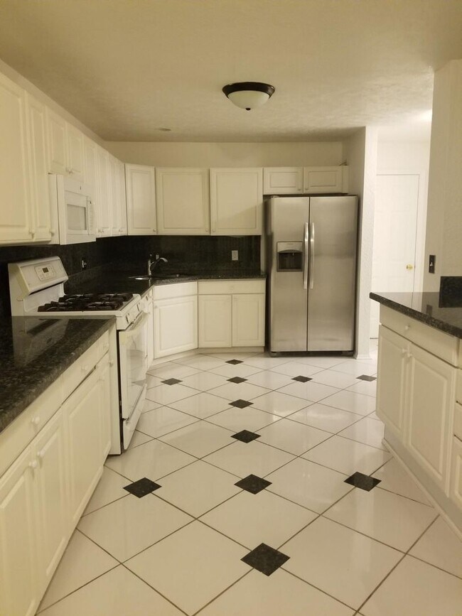 Foto del edificio - 3520 Meadow grove Trail Beautiful 2 Bedroo...