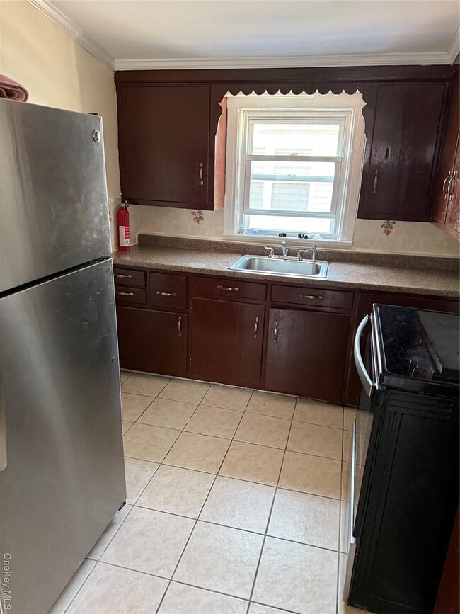 Foto del edificio - 169-45 144th Rd