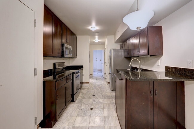 Building Photo - 2020 N Calvert St