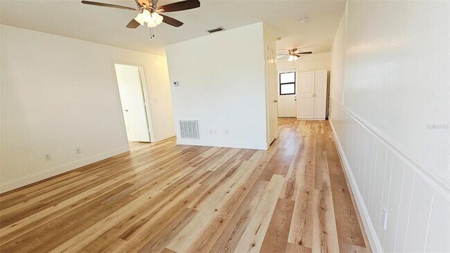 Foto del edificio - 10147 Tramore Ave