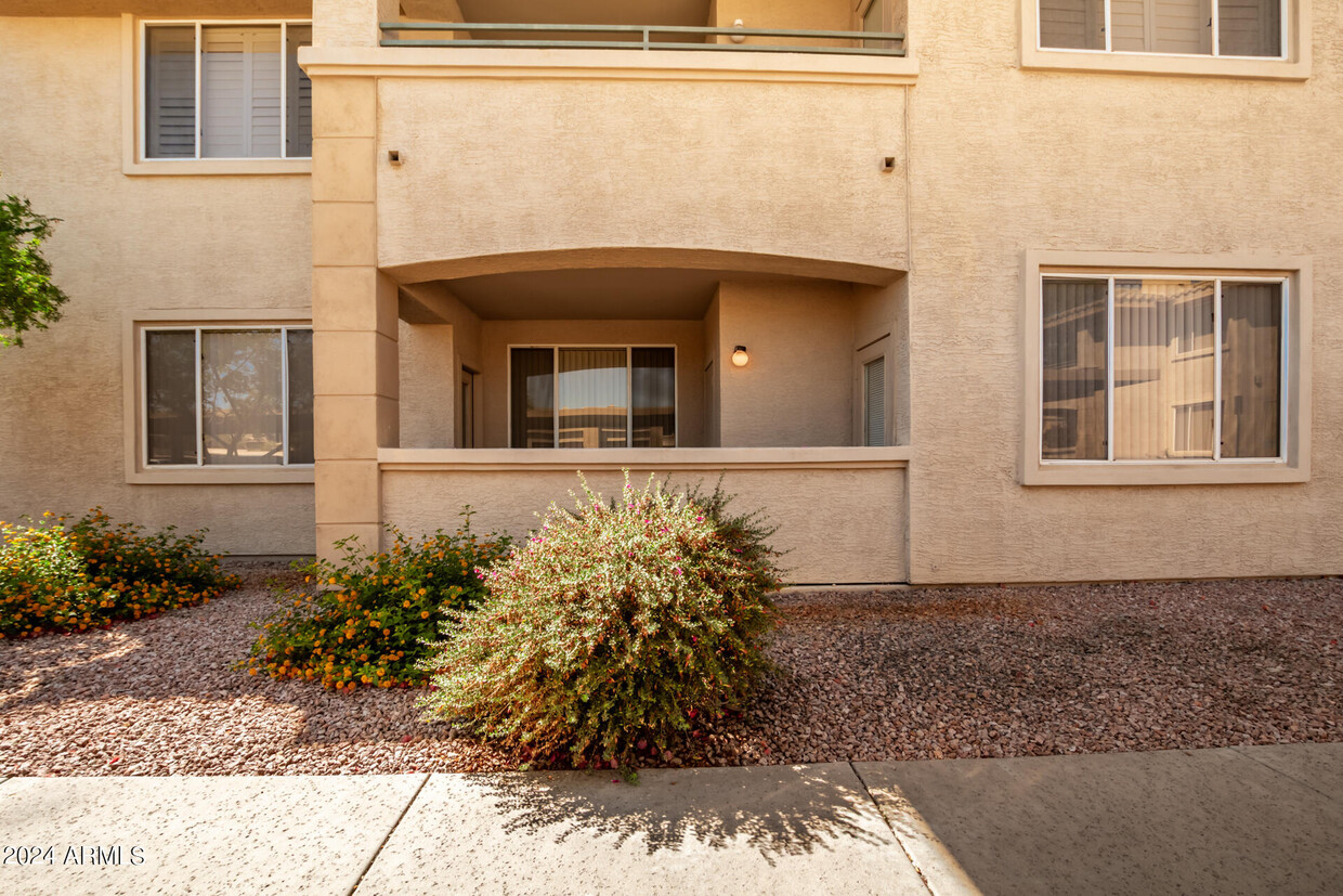 Primary Photo - 16013 S Desert Foothills Pkwy