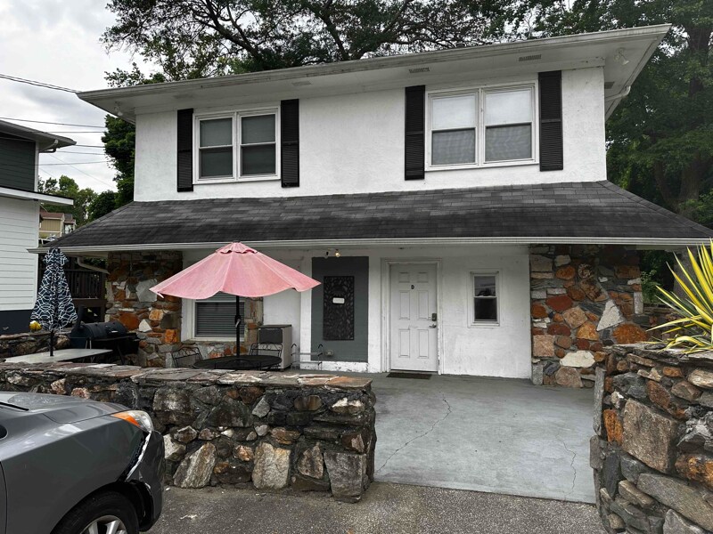 Primary Photo - 160 Arcadia Cir NW