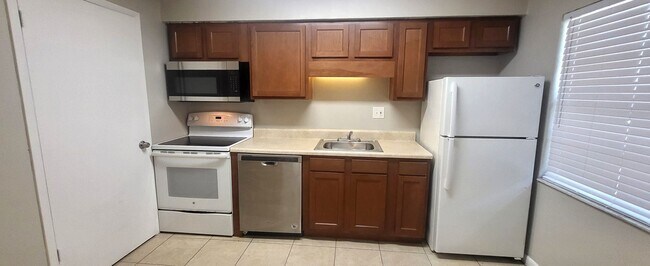 Building Photo - Updated 1BR/1BA Ortega Farms Apartment