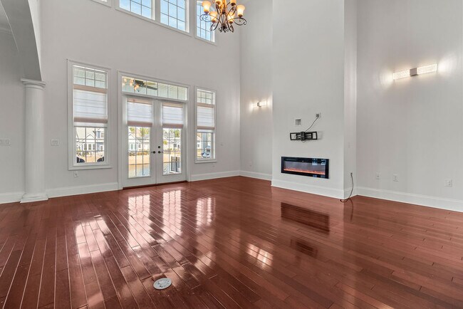 Building Photo - Crystal Water Home