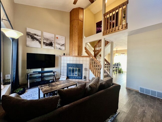 Photo - Beautiful townhome available in D20 Briargate!