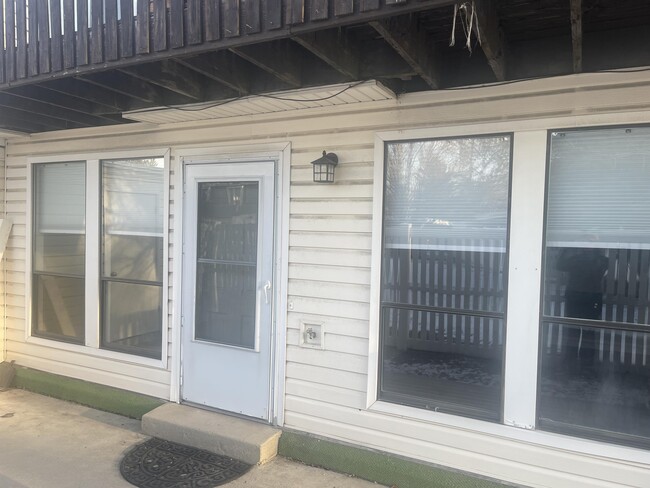Building Photo - 5982 S Sultan Cir