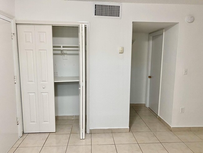 Photo - 666 W 81st St (Hialeah, FL) Townhome