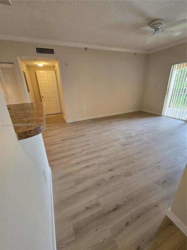 Foto del edificio - 11630 SW 2nd St