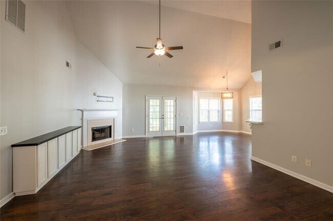Foto del edificio - 2638 English Oaks Ln NW