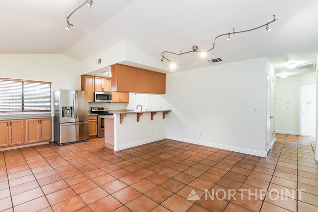Building Photo - 103 Tinker Way