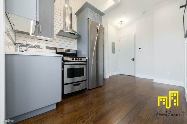 Building Photo - 2 br, 1 bath Apartment - 2918 Farragut Rd