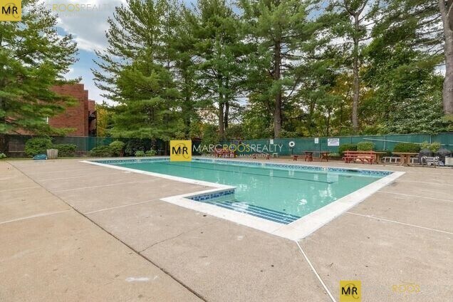 Foto del edificio - 60 Broadlawn Park