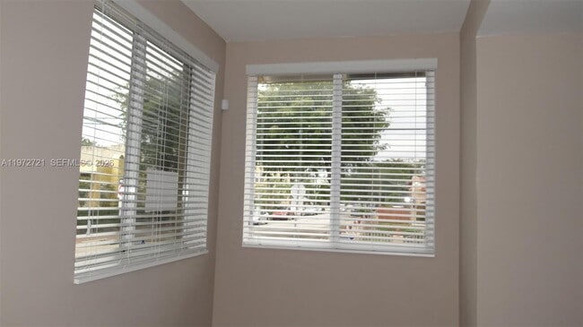 Foto del edificio - 1469 SW 5th St