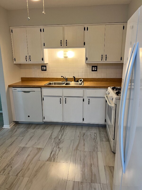 Foto del edificio - 1735 Harrow Ct