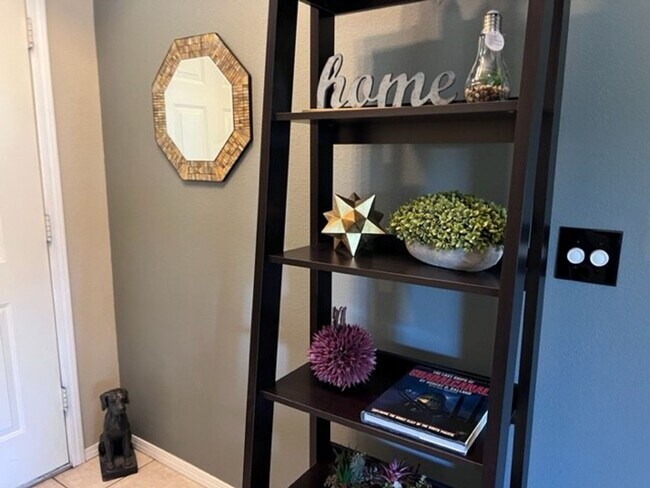 Foto del edificio - 3BR 2Ba Designer Furnished Home- Bullhead Parkway